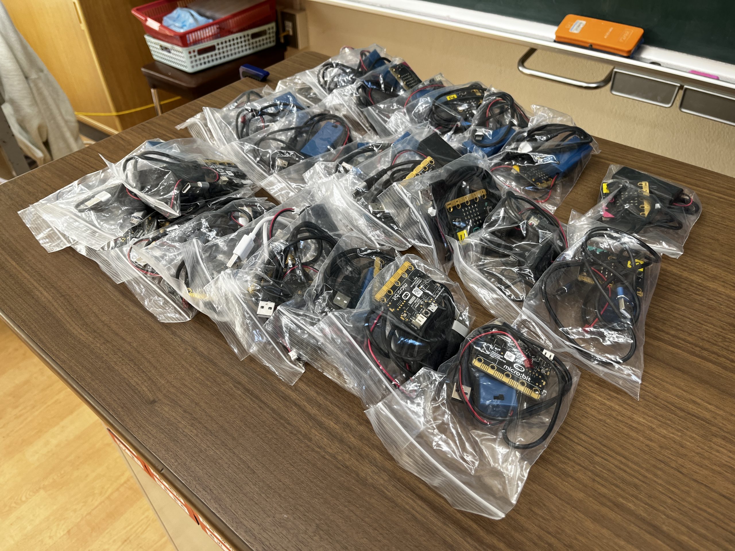 microbitを使ったオリジナルゲームを作ろう – 真岡市立中村小学校クラブ活動支援事業 2022年11月